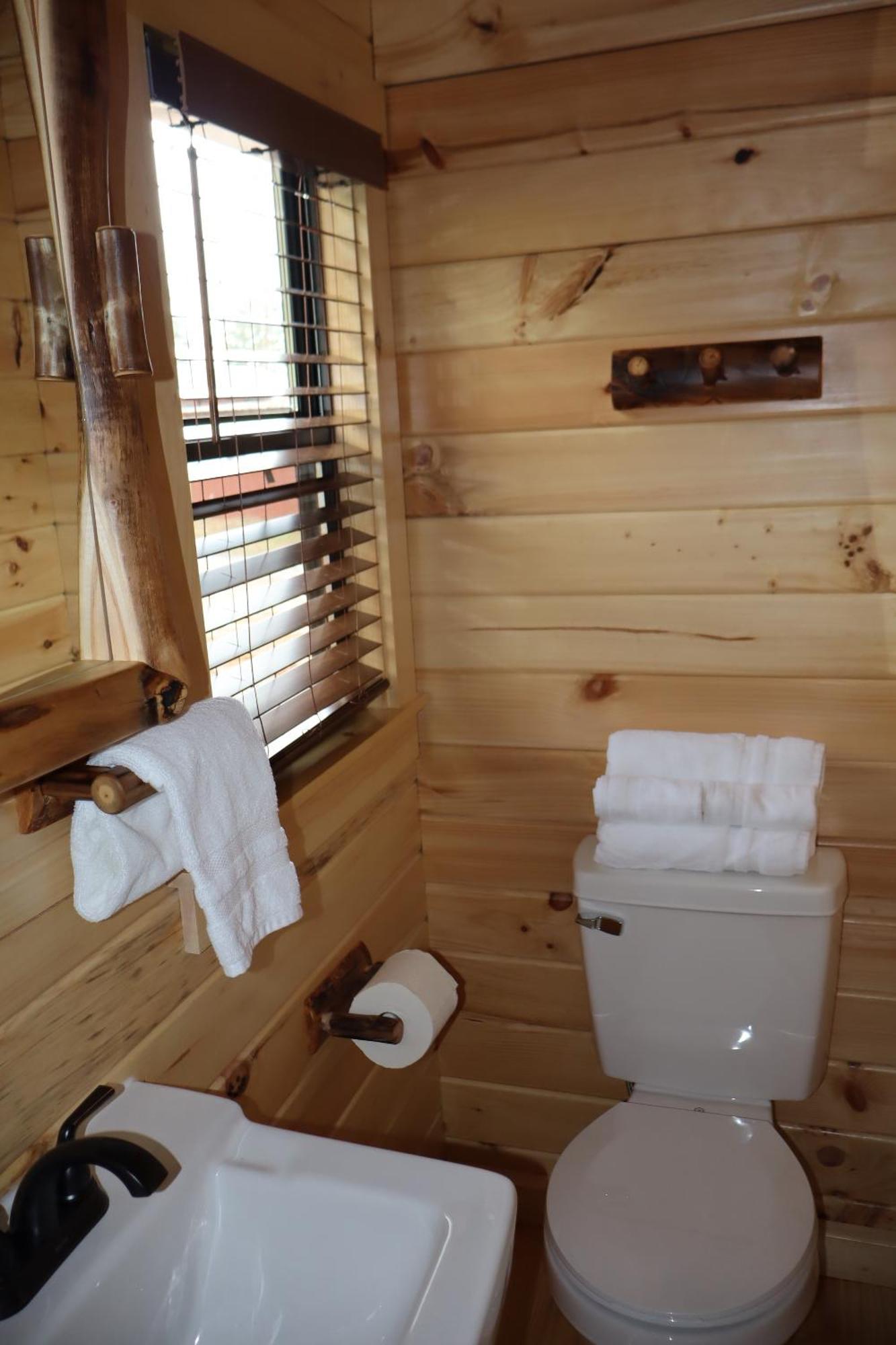 Cowan Creek Lodges Сентр Экстерьер фото